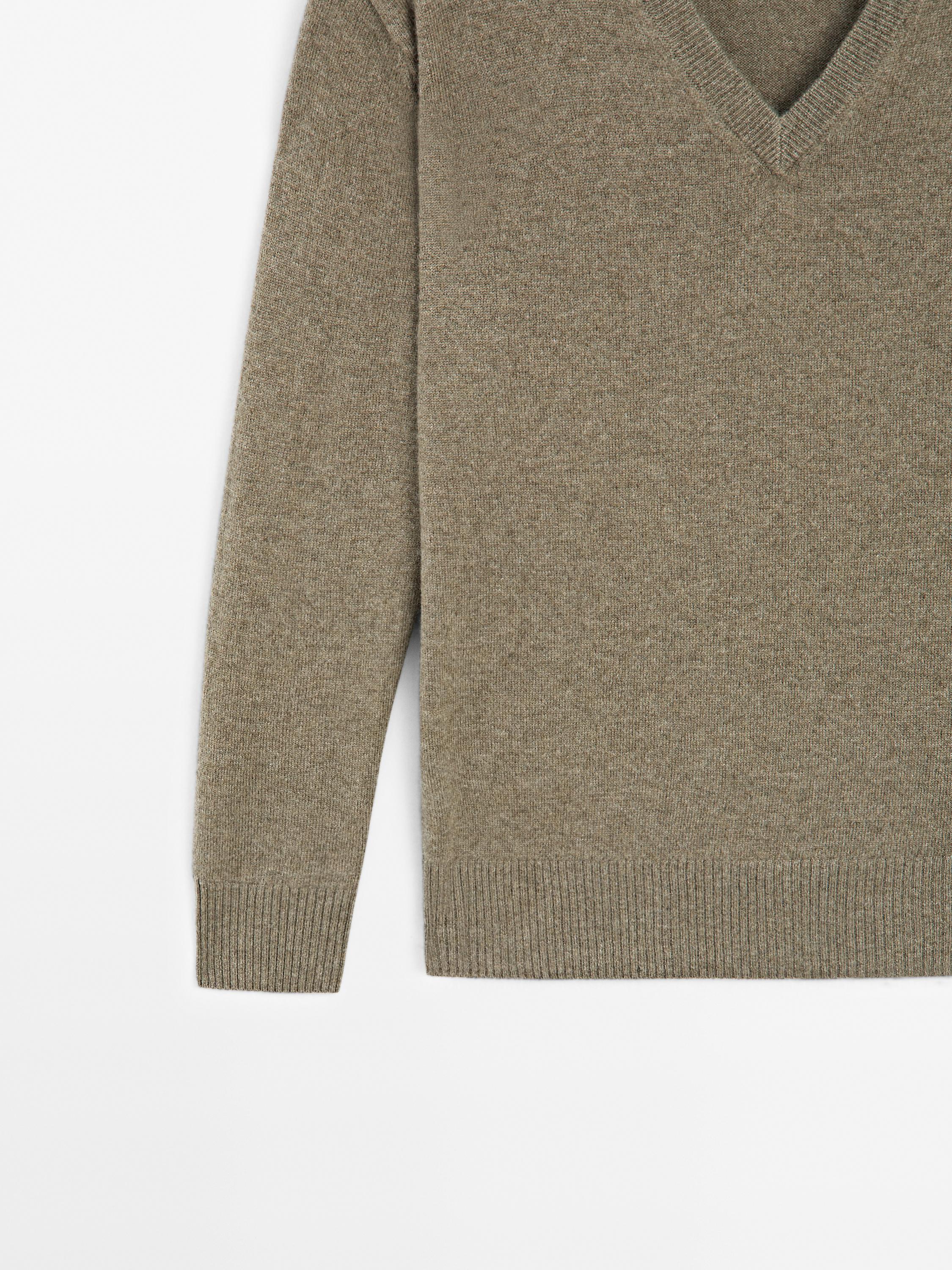 Knit 100% cashmere V-neck sweater